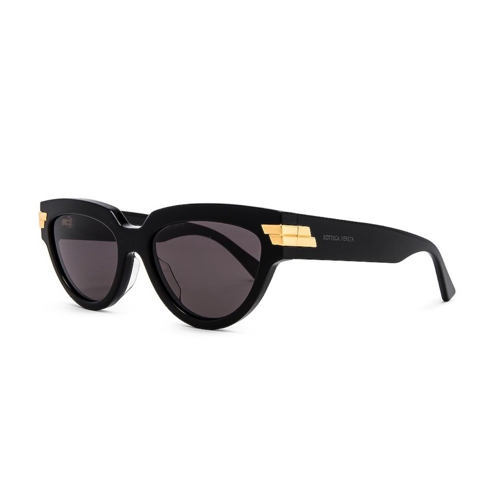 BRAND NEW BOTTEGA VENETA NARROW CAT EYE IN SHINY BLACK & GRAY WITH GOLD💫